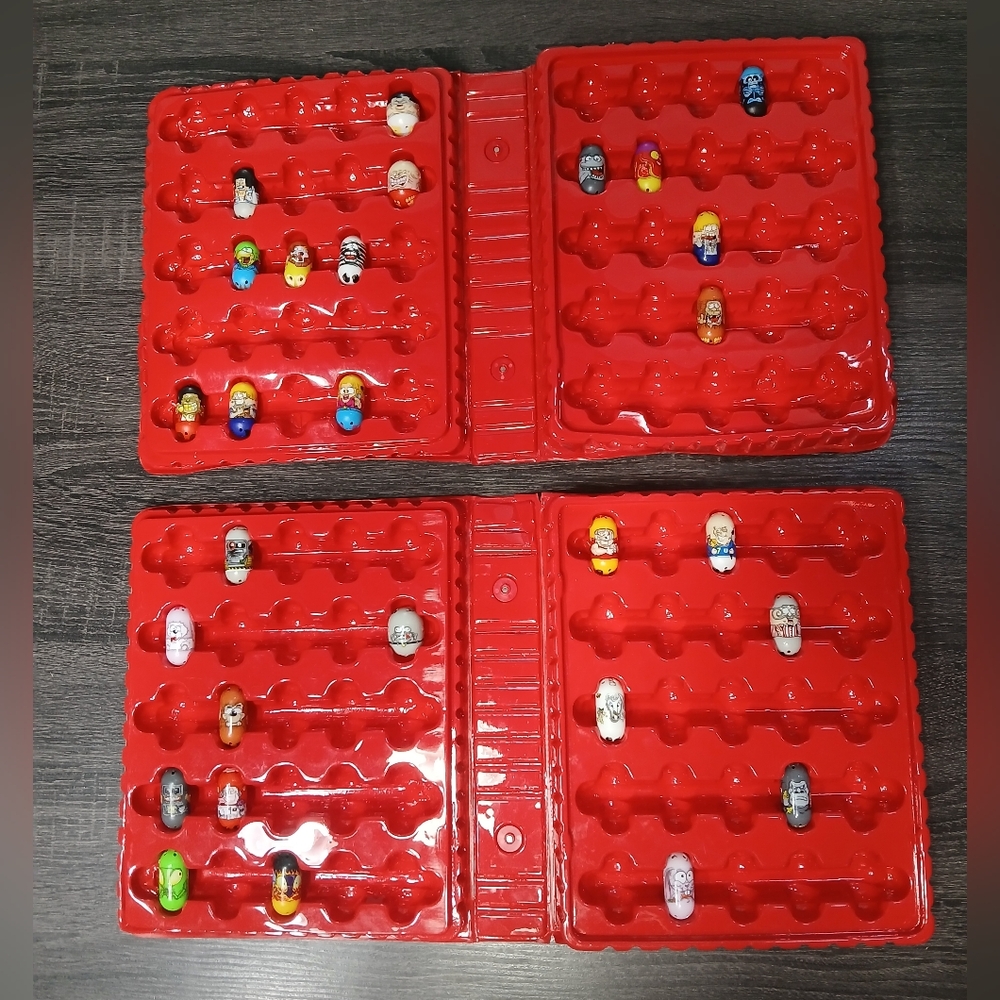 2010 Mighty Beanz Series 1 with 28 Beanz in Red Collector Cases